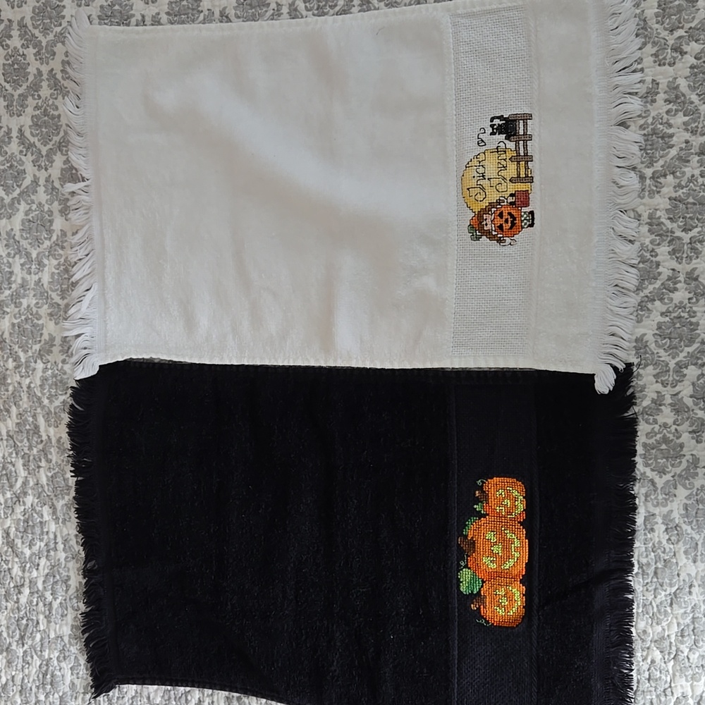 Hand Embroidered Tea Towels, set of 16 holiday/seasonal - Picture 16 of 16